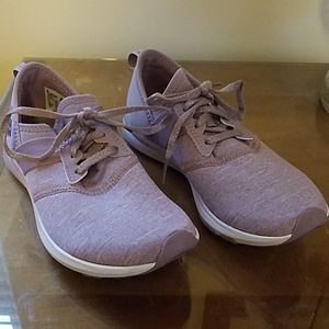 New Balance womens atheltic shoes size 6